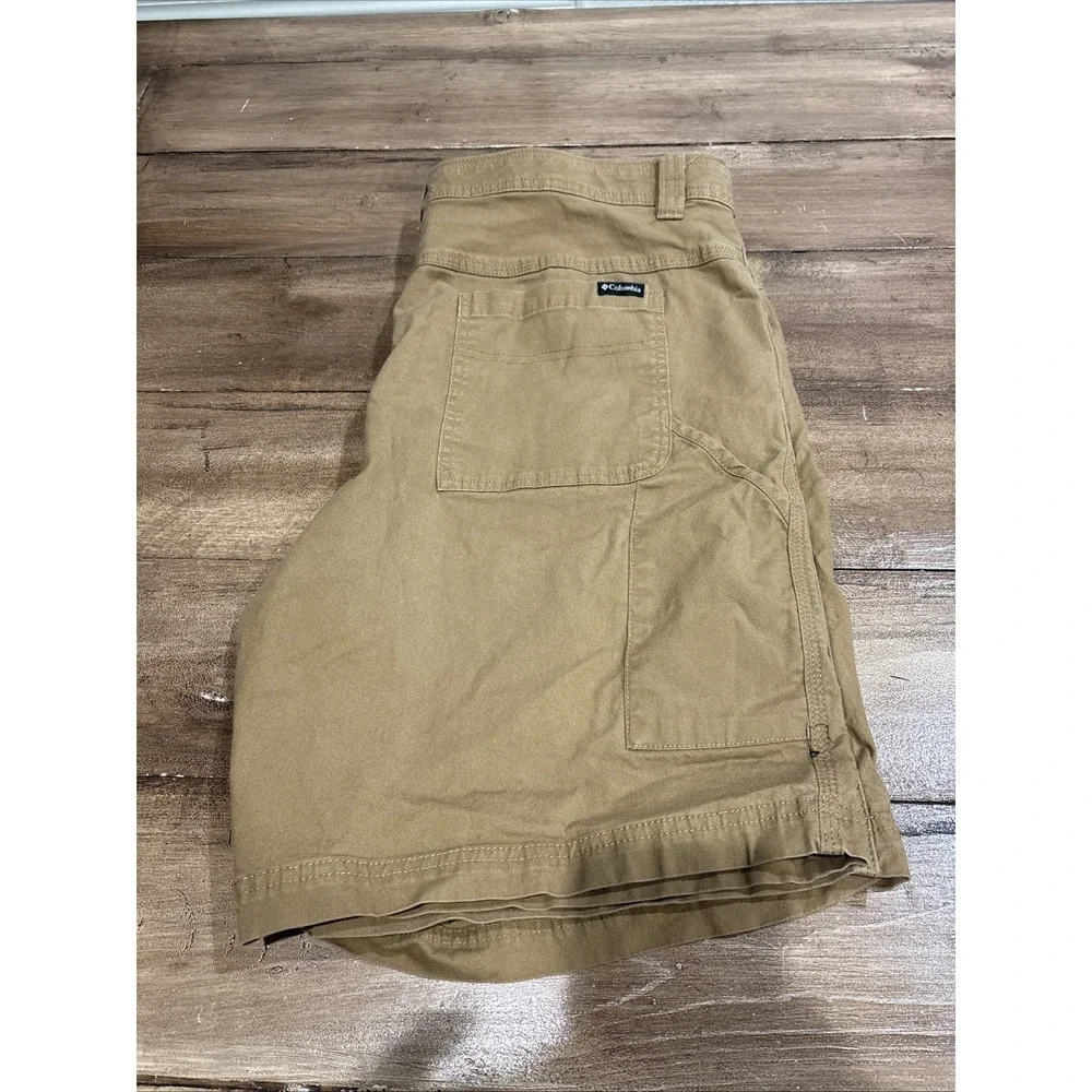 Columbia‎ Tan Beige Shorts Flat Front Men's Size 38